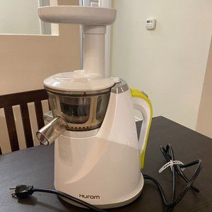 Hurom HU-100 Masticating Slow Juicer, White